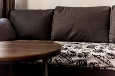 Coin salon dans l'établissement All in Lyon | Studio cosy Presqu’île de Lyon