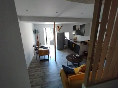 Cuisine ou kitchenette dans l'établissement Trévoux: loft ravissant avec terrasse