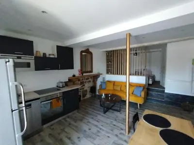 Cuisine ou kitchenette dans l'établissement Trévoux: loft ravissant avec terrasse