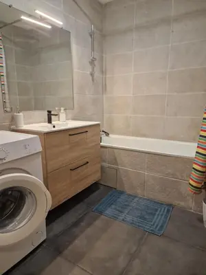 Salle de bains dans l'établissement Grand Studio Lyon Villeurbanne Proche Metro - Wifi