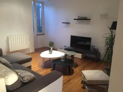 Coin salon dans l'établissement MONTALIEU SEJOUR Appartement les orchidées, 4 pers