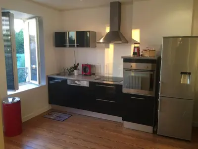 Cuisine ou kitchenette dans l'établissement MONTALIEU SEJOUR Appartement les orchidées, 4 pers