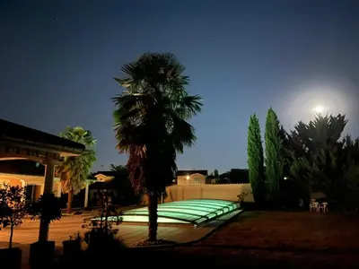 Piscine de l'établissement Charmant logis neuf équipé/Piscine/SPA/Sauna/Gym ou située à proximité