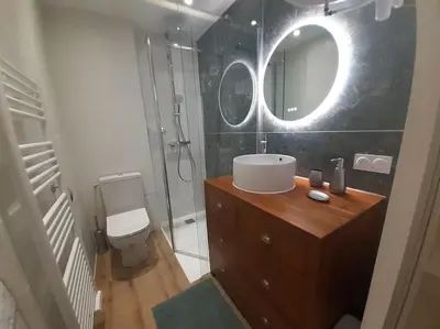 Salle de bains dans l'établissement Classé 3 Etoiles IDEAL VIENNE Centre ville 20 min de LYON
