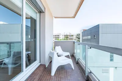 Balcon ou terrasse dans l'établissement LE NID DES CEDRES - Magnifique Studio terrasse Montplaisir