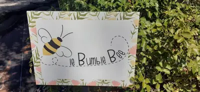 Certificat, récompense, panneau ou autre document affiché dans l'établissement Campagne et Jacuzzi ... c'est cosy le Bumble Bee !