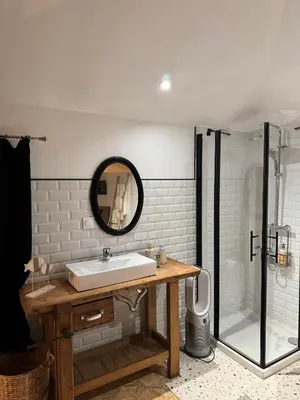 Salle de bains dans l'établissement Magnifique et confortable loft