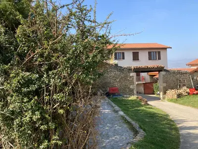 Jardin de l'établissement Gite cosy 25 min Lyon Vienne St Etienne