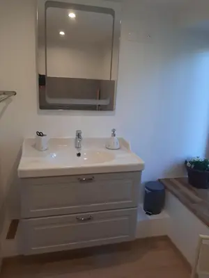 Salle de bains dans l'établissement Logement Confortable dans résidence privée à Amplepuis