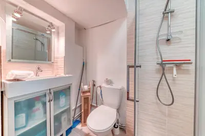 Salle de bains dans l'établissement GuestReady - Loft Chic no 7º Arr.