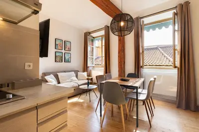 Coin salon dans l'établissement Like Home Gourguillon Vieux-Lyon