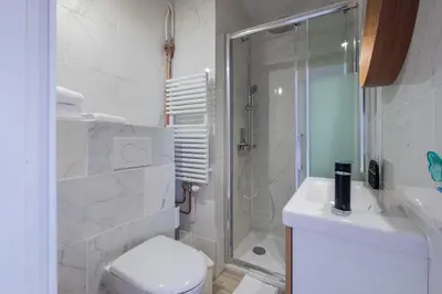 Salle de bains dans l'établissement HONORÊ SUITE SAINT ANTOINE