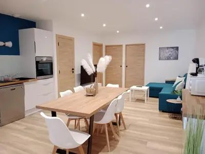 Cuisine ou kitchenette dans l'établissement Le Pérouges 3ch proche toutes commodités