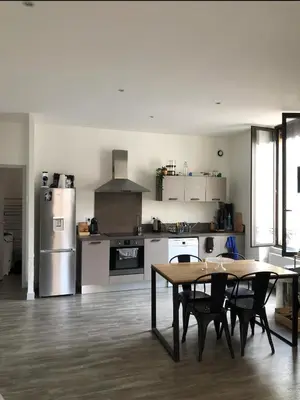 Cuisine ou kitchenette dans l'établissement T2 rénové Part-Dieu