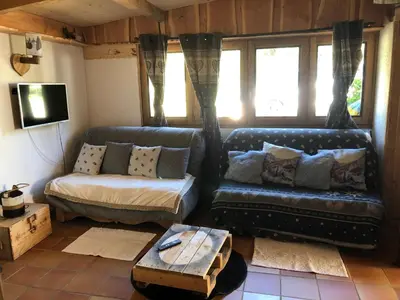 Coin salon dans l'établissement LE CHALET de la goutte