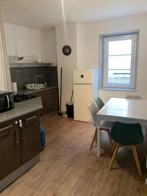 Cuisine ou kitchenette dans l'établissement Les Gîtes des Serves