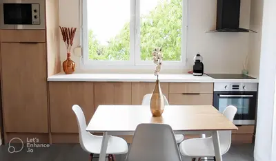 Cuisine ou kitchenette dans l'établissement Scandy Appart by Lyonbnb - Eurexpo T2 Tout confort Parking Balcon Vue