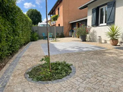 Jardin de l'établissement Villa poétique proche de Lyon