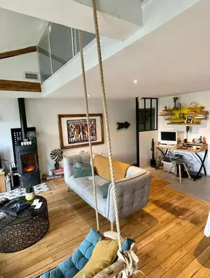 Cuisine ou kitchenette dans l'établissement Coeur de Lyon avec Terrasse et Jacuzzi