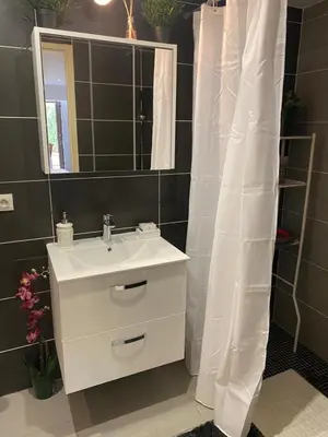 Salle de bains dans l'établissement Studio - Carré de Soie Vaulx en Velin