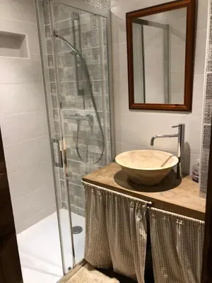 Salle de bains dans l'établissement Le domaine des Terres