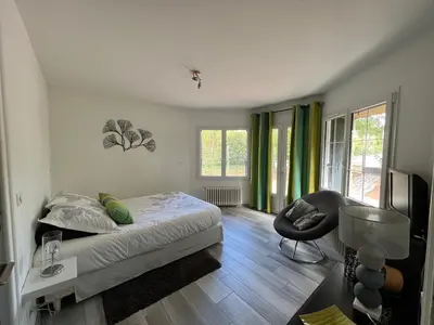 Un ou plusieurs lits dans un hébergement de l'établissement Chambre privée Chiberta