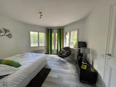 Un ou plusieurs lits dans un hébergement de l'établissement Chambre privée Chiberta