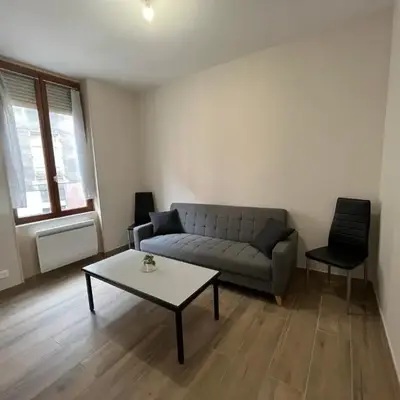 Appartement rénové à 15 min de Lyon