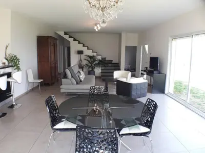 Coin salon dans l'établissement 170 m² entre Lyon et St Etienne