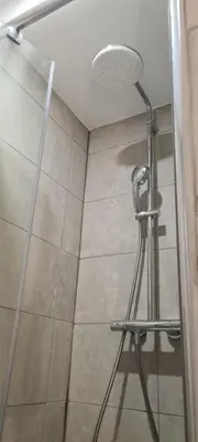 Salle de bains dans l'établissement STUDIO CLIMATISATION Vieille Ville