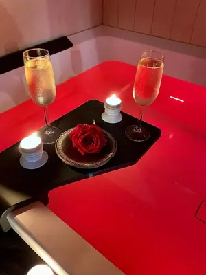 Boissons dans l'établissement Host Inn Sleek Sūite