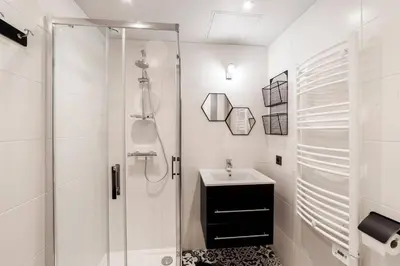 Salle de bains dans l'établissement AllinLyon | Charme & vue sur Saône