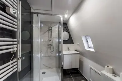 Salle de bains dans l'établissement All in Lyon | Studio central – place des Célestins