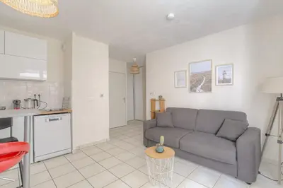 Cuisine ou kitchenette dans l'établissement Le calme et cosy avec parking gratuit