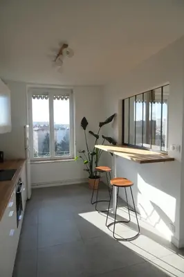 Cuisine ou kitchenette dans l'établissement Grand appartement 80m² - Suite parentale
