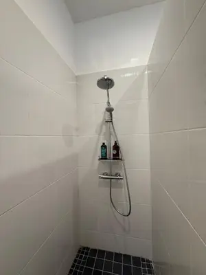 Salle de bains dans l'établissement Chambre Univers Bocuse - à 200 m de la Légende