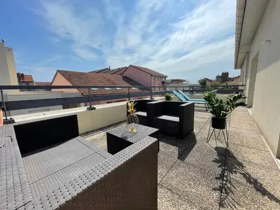 Balcon ou terrasse dans l'établissement BnGo I Immense RoofTop Lyon I 2 chambres, 4 places parkings, 2 immenses terrasses, 8 personnes