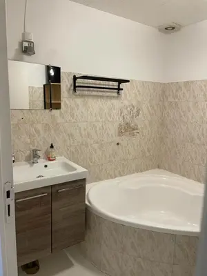 Salle de bains dans l'établissement Le Gîte de Félix - Maison chaleureuse 190m2 - 6 ch - 20pers