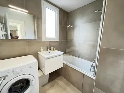 Salle de bains dans l'établissement Le Chantereine appartement résidentiel