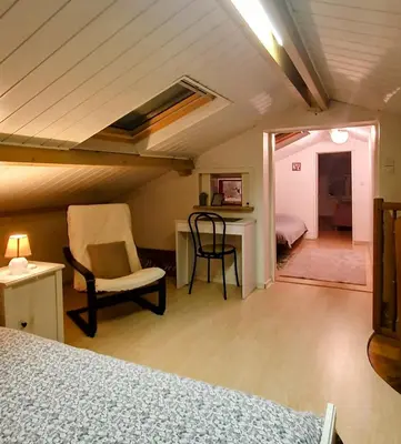 Télévision ou salle de divertissement dans l'établissement Chambres privées dans maison avec jardin-Proche LDLC-Groupama Stadium-Eurexpo