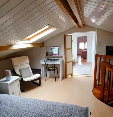 Télévision ou salle de divertissement dans l'établissement Chambres privées dans maison avec jardin-Proche LDLC-Groupama Stadium-Eurexpo