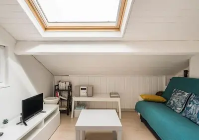 Télévision ou salle de divertissement dans l'établissement Chambres privées dans maison avec jardin-Proche LDLC-Groupama Stadium-Eurexpo