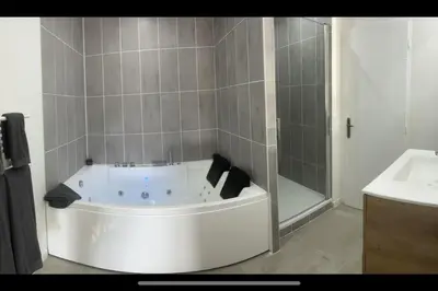 Salle de bains dans l'établissement CHOPIN’studio BALNEO’2pers