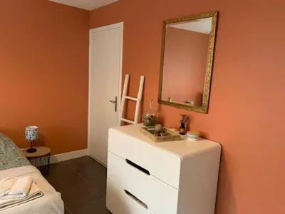 Un ou plusieurs lits dans un hébergement de l'établissement chambre indépendante chez particuliers avec salle de bain privative