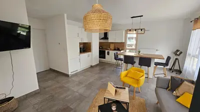 Cuisine ou kitchenette dans l'établissement Lyon Part-Dieu superbe appartement 2 chambres