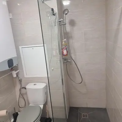 Salle de bains dans l'établissement Lyon Montchat Villeurbanne Studio refait à neuf climatisation et parking privé