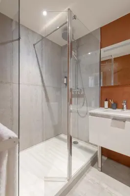 Salle de bains dans l'établissement MiHotel Georges