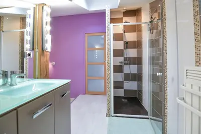 Salle de bains dans l'établissement L’olivier