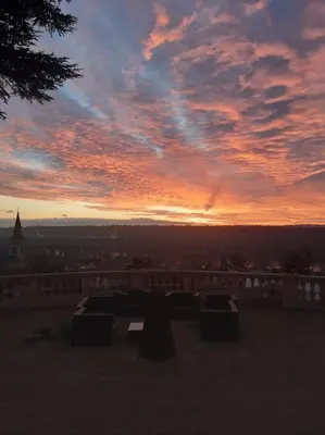 Lever ou coucher de soleil vu de la maison de vacances ou à proximité