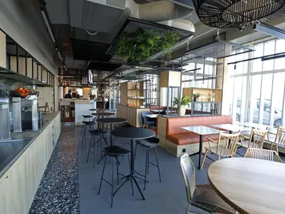 Restaurant ou autre lieu de restauration dans l'établissement Ibis Bourgoin Jallieu Medipole